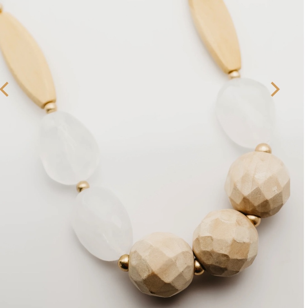 NWT Boutique Chunky Bead Necklace